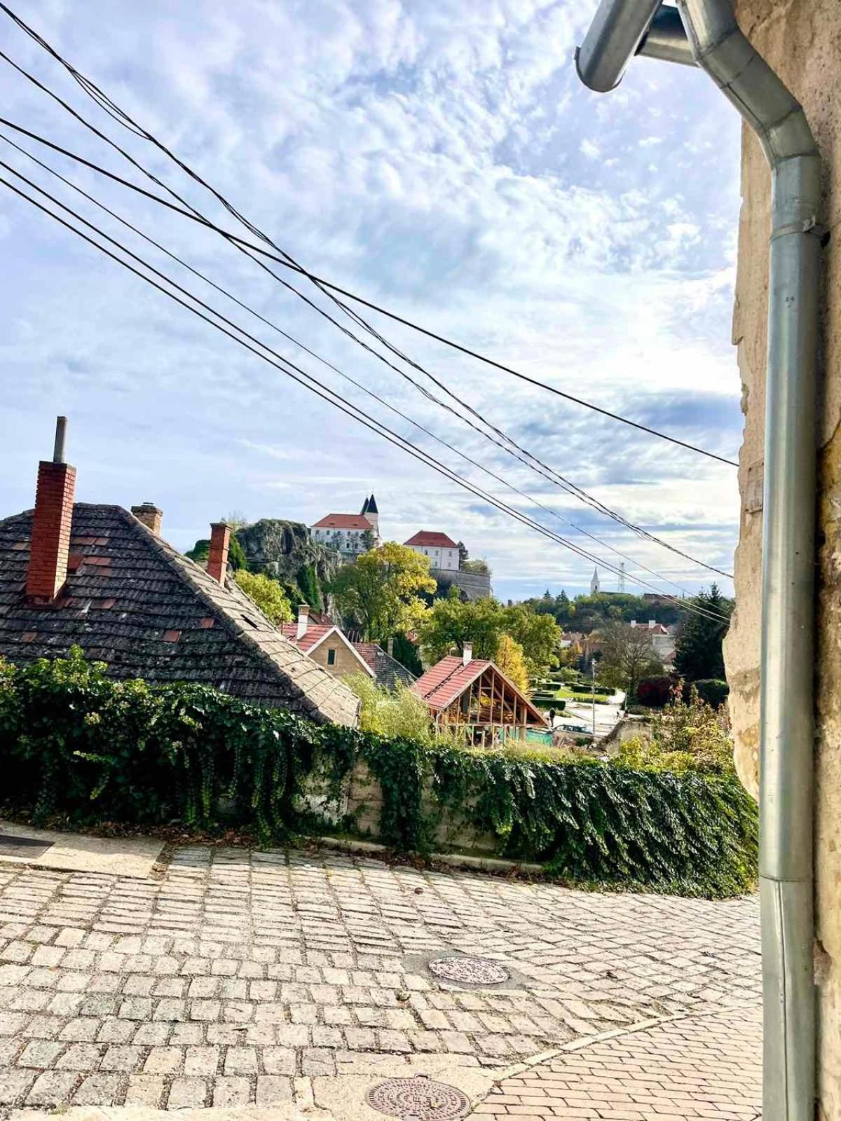 Sarlo Utcai Haz Villa Veszprem Exterior photo